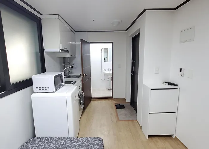 Fully Furnished #bunker Apt, Near Miasageori Subway Station Line 4 * 서울특별시