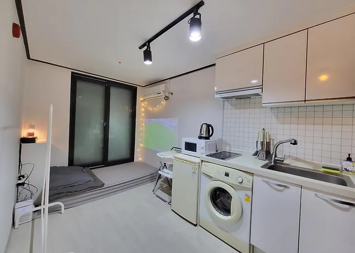 Fully Furnished #bunker Apt, Near Miasageori Subway Station Line 4 * Seúl