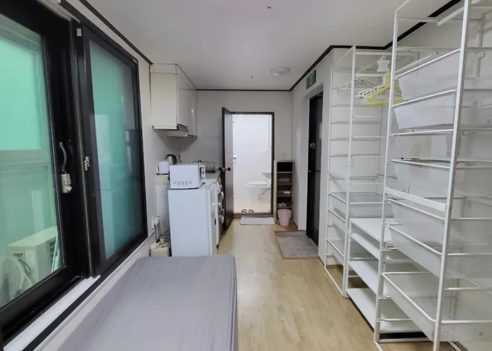 Fully Furnished #bunker Apt, Near Miasageori Subway Station Line 4 * Seúl